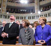 Vokietijos kanclerė per &scaron;alies suvienijimo metinių minėjimą Dresdene pasitikta protestuotojų užgaulėmis