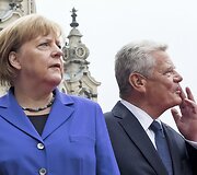 Vokietijos kanclerė per &scaron;alies suvienijimo metinių minėjimą Dresdene pasitikta protestuotojų užgaulėmis