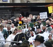 Vokietijos kanclerė per &scaron;alies suvienijimo metinių minėjimą Dresdene pasitikta protestuotojų užgaulėmis