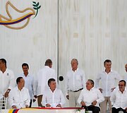 Juanui Manueliui Santosui premija skirta už pastangas nutraukti pusę &scaron;imtmečio Kolumbiją krečiantį konfliktą su sukilėlių grupuote FARC