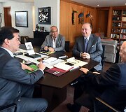 Juanui Manueliui Santosui premija skirta už pastangas nutraukti pusę &scaron;imtmečio Kolumbiją krečiantį konfliktą su sukilėlių grupuote FARC