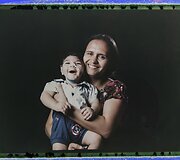 Brazilijos &scaron;eimų auginančių mikrocefalija sergantį vaiką portretai