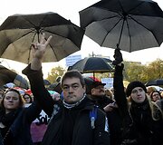 Per Lenkiją ritasi nauja protestų banga dėl planų suvaržyti moterų teisę nutraukti nė&scaron;tumą