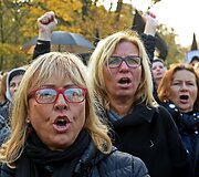 Per Lenkiją ritasi nauja protestų banga dėl planų suvaržyti moterų teisę nutraukti nė&scaron;tumą