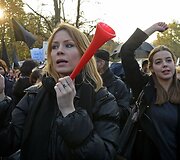 Per Lenkiją ritasi nauja protestų banga dėl planų suvaržyti moterų teisę nutraukti nė&scaron;tumą