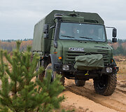 Lietuvos kariuomenę pasiekė 21 Vokietijos gamintojo &bdquo;Daimler AG&ldquo; sunkvežimis UNIMOG U5000