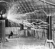 Nicola Tesla savo laboratorijoje 1899 m.
