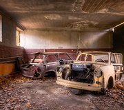Apleistų prabangių automobilių ie&scaron;kančio fotografo laimikiai visoje Europoje