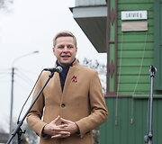 Latvijos nepriklausomybės dieną vilniečiai Latvių gatvę papuo&scaron;ė užra&scaron;u &ndash; Latvie&scaron;u iela
