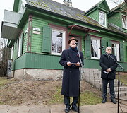 Latvijos nepriklausomybės dieną vilniečiai Latvių gatvę papuo&scaron;ė užra&scaron;u &ndash; Latvie&scaron;u iela