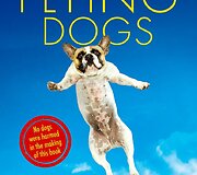 Fotografės Julia Christe knygos &bdquo;Dogs&ldquo; skraidančio &scaron;uns portretas