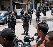Rio de Žaneire po 11 žmonių žūties policija pradėjo didelę operaciją viename lū&scaron;nyne