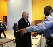 Donaldas Trumpas dienra&scaron;čio &bdquo;The New York Times&ldquo; redakcijoje