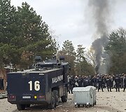 Bulgarijos pabėgėlių stovykloje migrantai susirėmė su policija