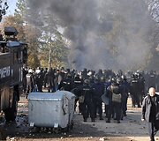 Bulgarijos pabėgėlių stovykloje migrantai susirėmė su policija