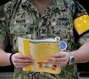 Vaikai veržiasi į Korėjos demilitarizuotoje zonoje veikiančią mokyklą mokytis anglų kalbos
