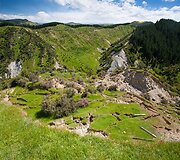 Naujosios Zelandijos peizaže po žemės drebėjimo susidarė siena