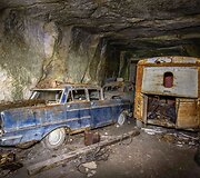 Sandėlyje Prancūzijoje rasti prie&scaron; Antrąjį pasaulinį karą paslėpti automobiliai