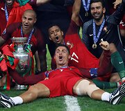 Portugalijos komanda &scaron;venčia pergalę Europos futbolo čempionate