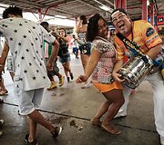 Linksmybėmis traukinyje Brazilijoje paminėtas sambos &scaron;okio 100 metų jubiliejus