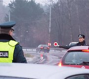 Tarptautinės Antikorupcijos dienos i&scaron;vakarėse Vilniuje surengta akcija &bdquo;Ky&scaron;is i&scaron;purvina&ldquo;
