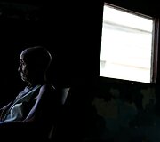 &Scaron;eima gyvenanti vien i&scaron; senelio 6 dolerių pensijos buvo priversta atiduoti savo dukrą kaimynams