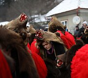 Naujų metų pradžios me&scaron;kų &scaron;okis Rumunijoje