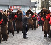 Naujų metų pradžios me&scaron;kų &scaron;okis Rumunijoje