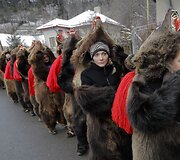 Naujų metų pradžios me&scaron;kų &scaron;okis Rumunijoje