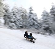 &Scaron;iaurės Amerikoje ir Europoje gyventojus džiugina žiemi&scaron;ki orai