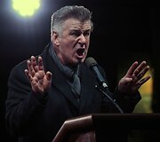 Prezidento Trumpo inauguracijos i&scaron;vakarėse Niujorke į gatves i&scaron;ėjo &scaron;imtai protestuotojų