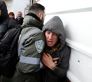 Nelegalūs žydų naujakuriai prievarta i&scaron;keldinami i&scaron; Vakarų Kranto