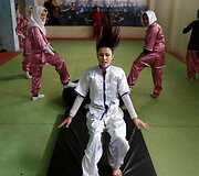 Afganistanietės &ndash; &Scaron;aolino kung fu kovotojos