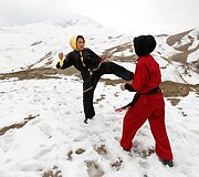 Afganistanietės &ndash; &Scaron;aolino kung fu kovotojos