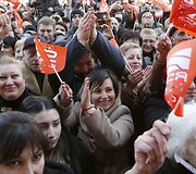 Gruzijoje tūkstančiai mitinguotojų rei&scaron;kė paramą populiariai televizijai