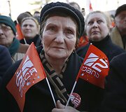 Gruzijoje tūkstančiai mitinguotojų rei&scaron;kė paramą populiariai televizijai