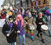 Feministės ragina Ukrainą sugrąžinti Tarptautinei moters dienai jos tikrąją prasmę