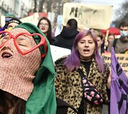 Feministės ragina Ukrainą sugrąžinti Tarptautinei moters dienai jos tikrąją prasmę