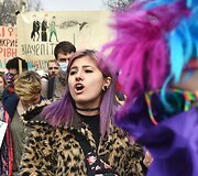 Feministės ragina Ukrainą sugrąžinti Tarptautinei moters dienai jos tikrąją prasmę