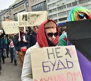 Feministės ragina Ukrainą sugrąžinti Tarptautinei moters dienai jos tikrąją prasmę