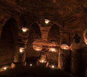 Nežymus praėjimas veda į milžini&scaron;ką tamplierių ordino urvą &Scaron;rop&scaron;yre