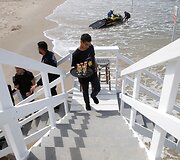 Gelbėtojų bok&scaron;tas Tel Avive paverstas į prabangų vie&scaron;bučio numerį