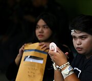 Transseksualai Tailande nerimauja dėl prasidėjusio &scaron;aukimo į kariuomenę