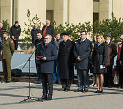 Taikos vėliavos pakėlimo, minint Pasaulinę kultūros dieną, ceremonija Nepriklausomybės aik&scaron;tėje Vilniuje