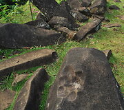 Gunung Padang monolitai Indonezijoje, tai 6,5 tūkst. metų senumo statiniai su struktūromis po žeme, kurių amžius siekia 12,5 tūkst metų