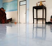 Tailandiečiai su priklausomybėmis kovoja atokiame budistų vienuolyne