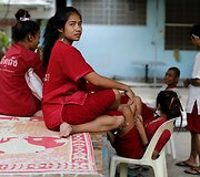 Tailandiečiai su priklausomybėmis kovoja atokiame budistų vienuolyne