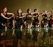 Kauno &scaron;okio teatro &bdquo;Aura&ldquo; premjera &ndash; &scaron;okio spektaklis &bdquo;Noriu maitinančios dienos i&scaron; tavo rankų&ldquo;
