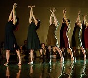 Kauno &scaron;okio teatro &bdquo;Aura&ldquo; premjera &ndash; &scaron;okio spektaklis &bdquo;Noriu maitinančios dienos i&scaron; tavo rankų&ldquo;