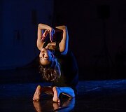 Kauno &scaron;okio teatro &bdquo;Aura&ldquo; premjera &ndash; &scaron;okio spektaklis &bdquo;Noriu maitinančios dienos i&scaron; tavo rankų&ldquo;